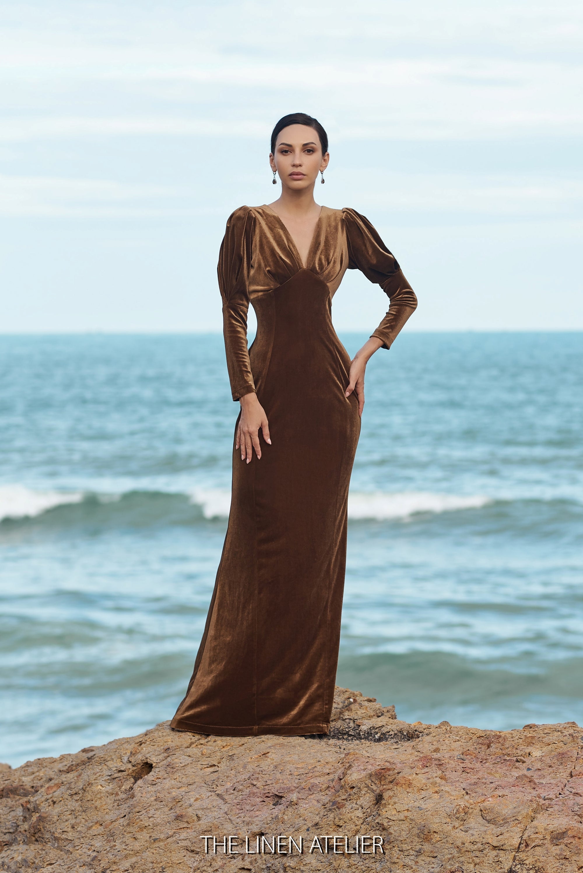 Elegant Long Sleeve V-neck Burgundy Velvet Formal Dress - VQ
