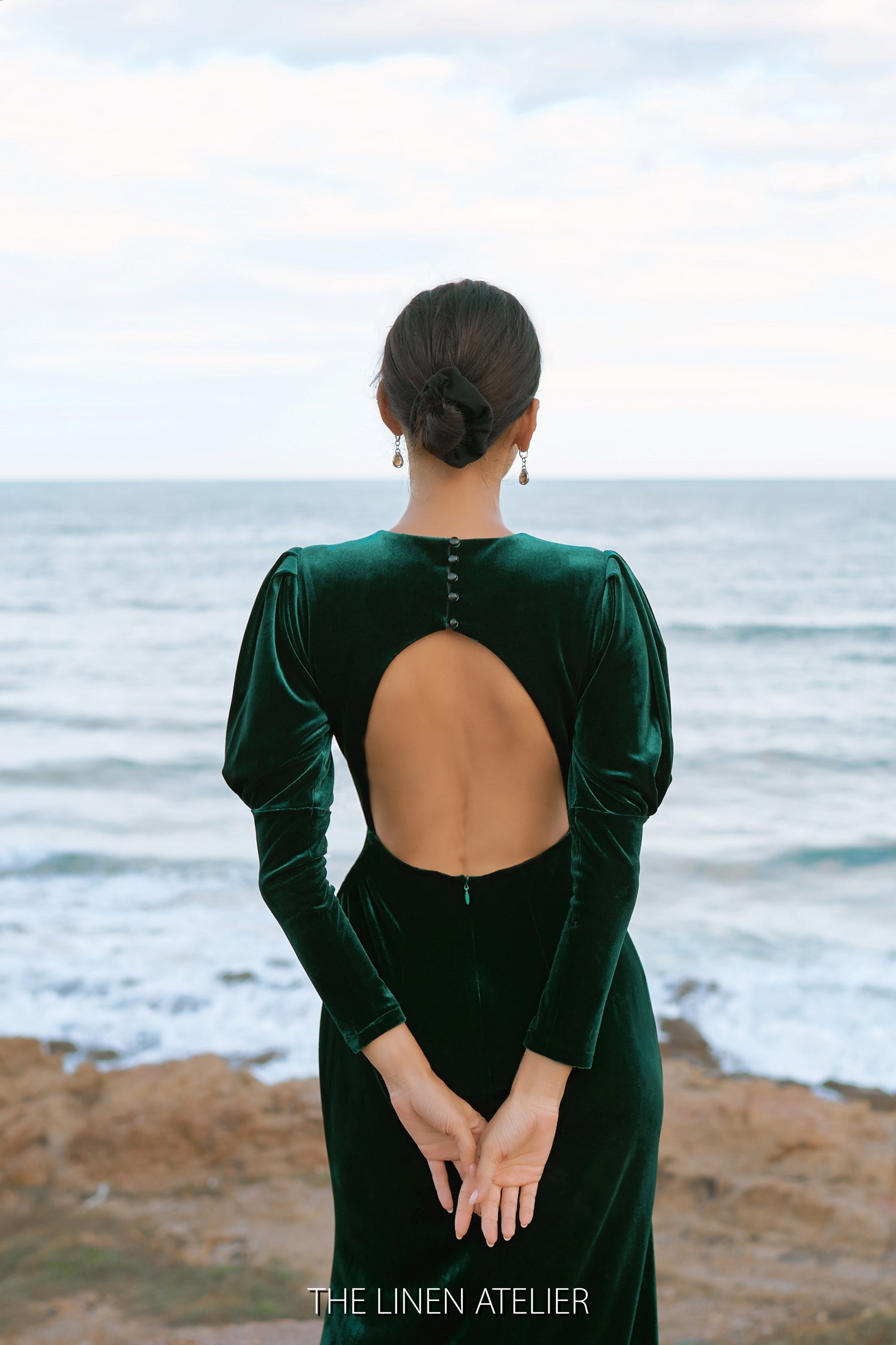 SIGNE Open Back Dark Green Velvet Dress – The Linen Atelier